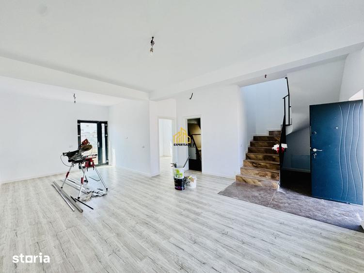 Casă cu 4 camere cu Teren 335 Mp în Clinceni
