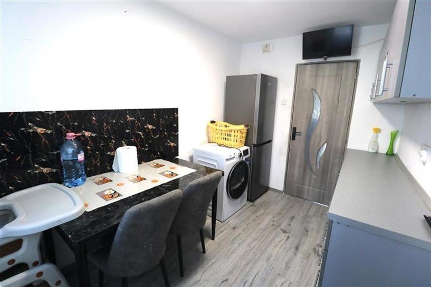 Apartament cu 3 camere decomandat în Dacia