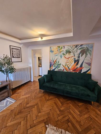 Apartament cu 3 camere semidecomandat, mobilat în Victoriei — fotografia 1