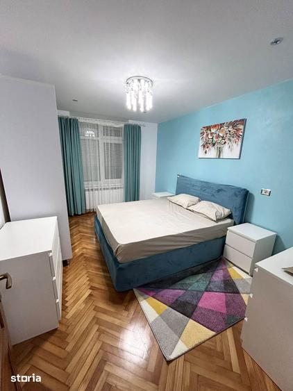 Apartament cu 3 camere decomandat în Central