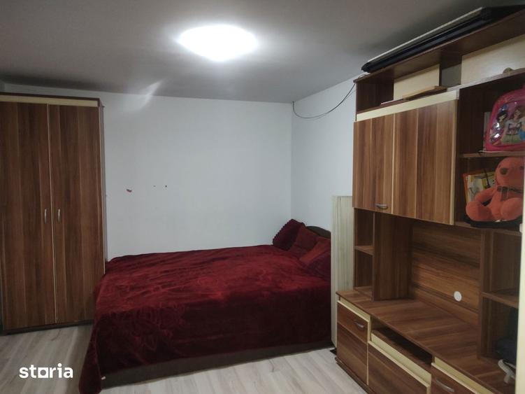 Casă cu 4 camere cu Canalizare în Central