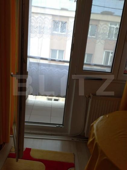 Garsonieră decomandată, mobilată în Simeria