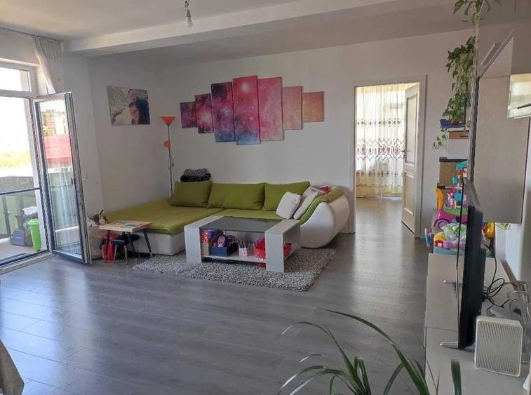 Apartament cu 2 camere semidecomandat în Borhanci