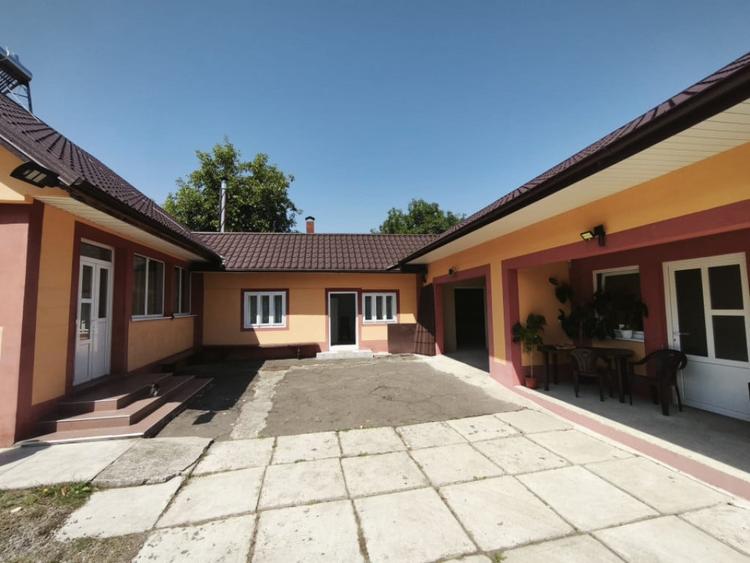 Casa individuala, 700mp teren, zona centrala Arbore, Radauti - 12