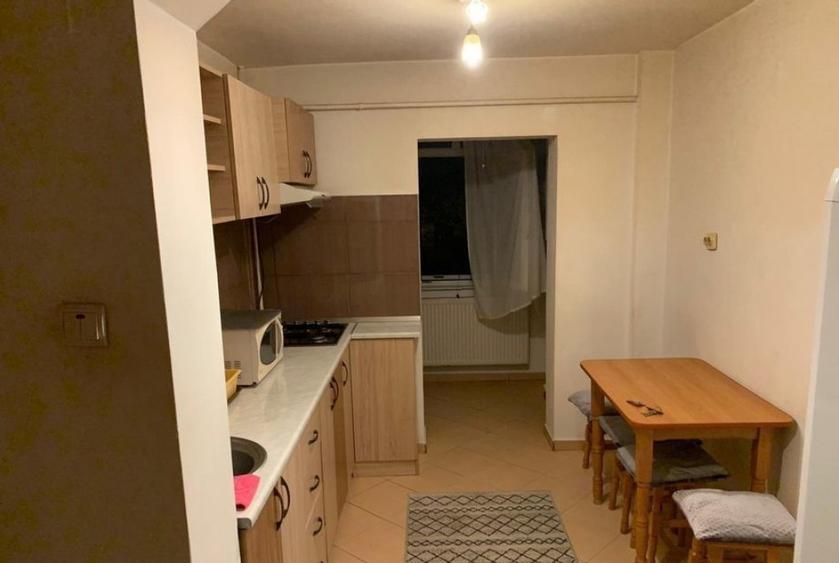 Apartament cu 2 camere decomandat în Baba Novac