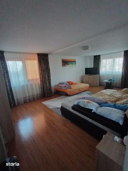 Casă cu 5 camere cu Teren 590 Mp în Bucovăț