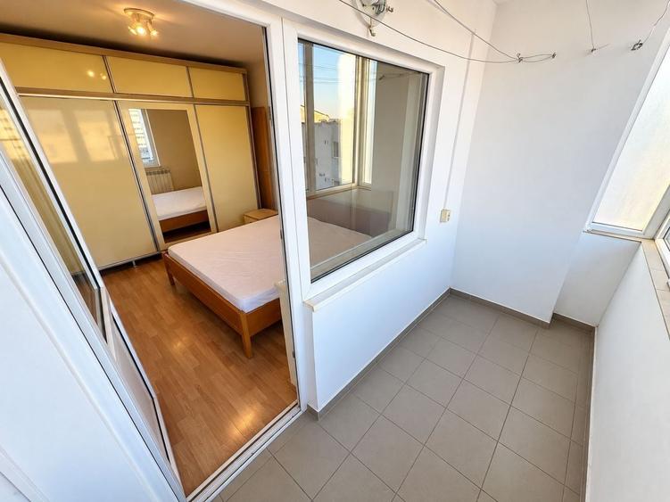 Apartament cu 3 camere decomandat, mobilat în Dacia