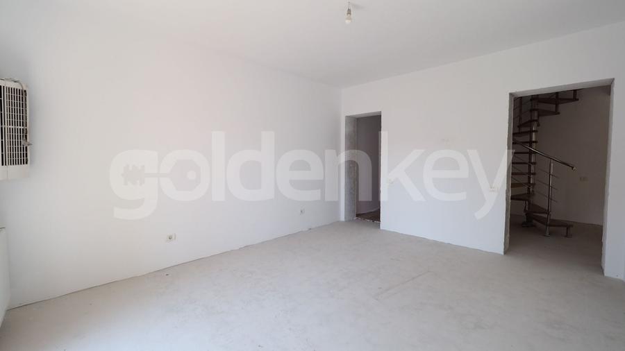 Duplex cu 6 camere cu Canalizare în Iancu Nicolae