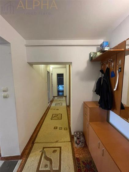 Apartament cu 3 camere decomandat în Independenței