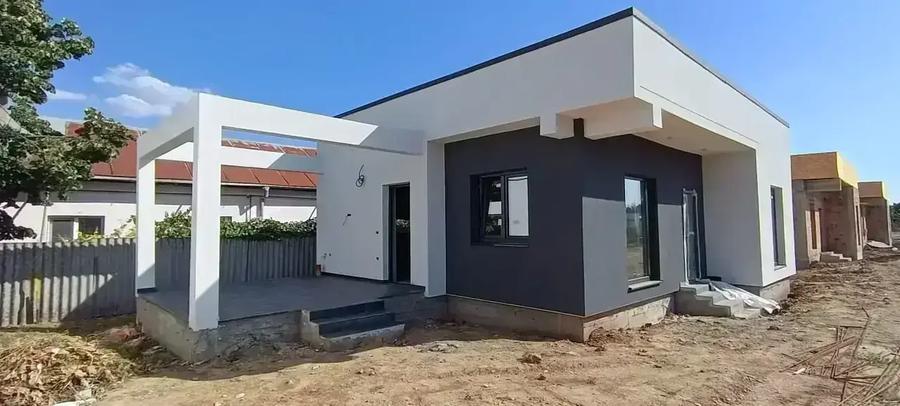 Casă cu 3 camere cu Canalizare în Afumați