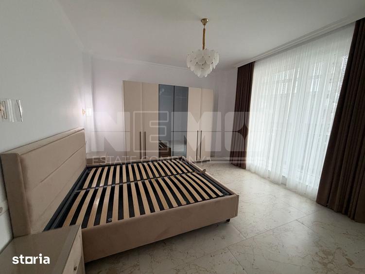 Apartament cu 3 camere semidecomandat în Central