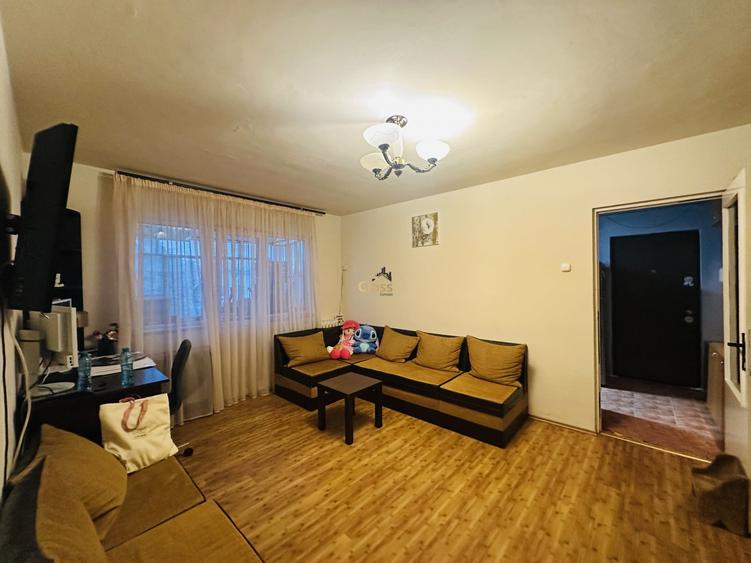 Apartament cu 3 camere semidecomandat, mobilat în Mănăștur