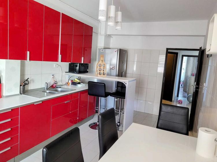 Apartament cu 3 camere decomandat în Apărătorii Patriei