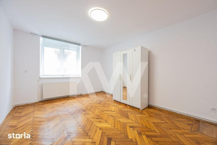 Apartament cu 3 camere decomandat în Schei