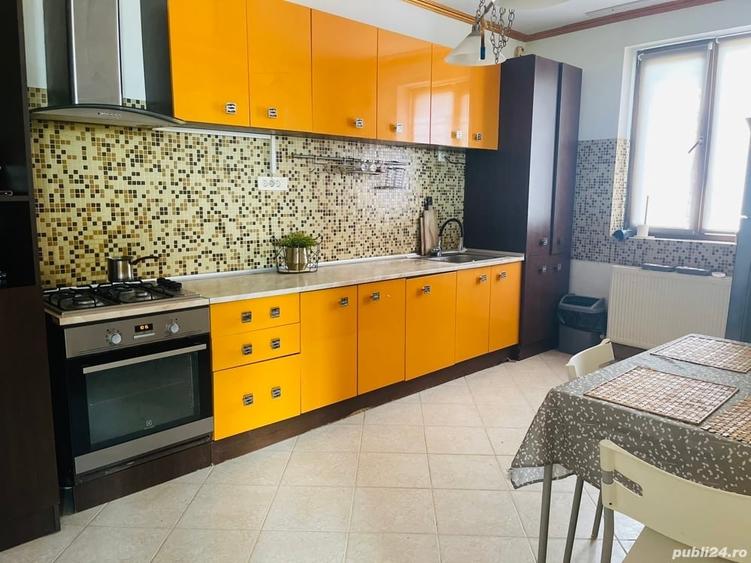 Casă cu 6 camere în Găneasa