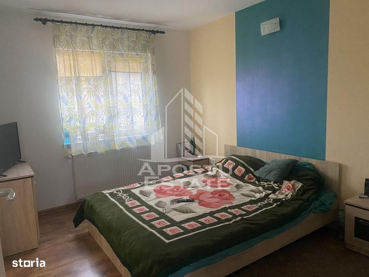 Casă cu 4 camere în Sacoșu Turcesc