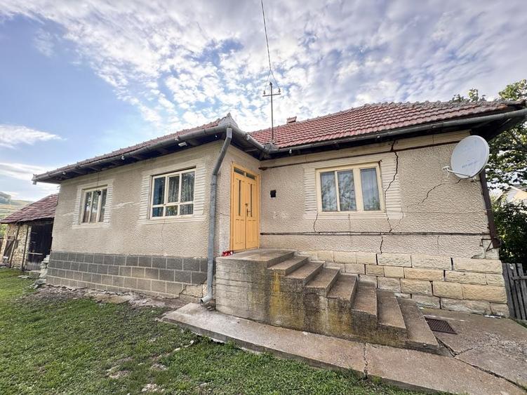 Casă cu 2 camere în Cornești
