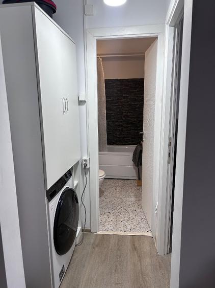 Apartament cu 3 camere semidecomandat în Drumul Găzarului