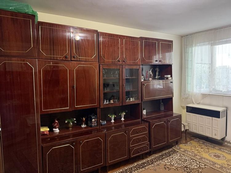 Garsonieră decomandată în Burdea