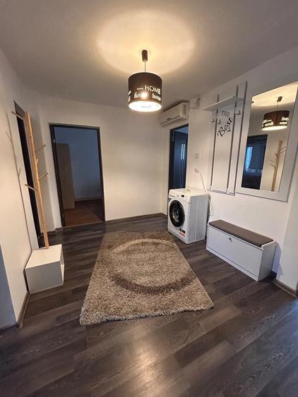 Apartament cu 3 camere decomandat în 1 Mai