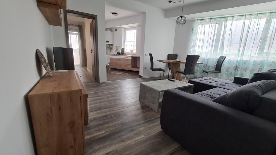 Apartament cu 3 camere în Dumbrăvița