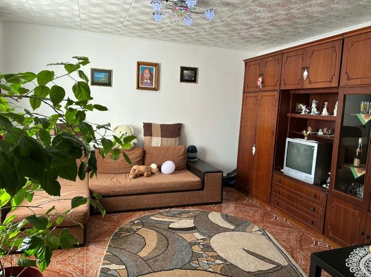 Casă individuală cu 3 camere cu Canalizare în Central