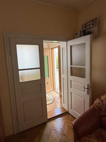 Casă cu 4 camere în Pietroasa