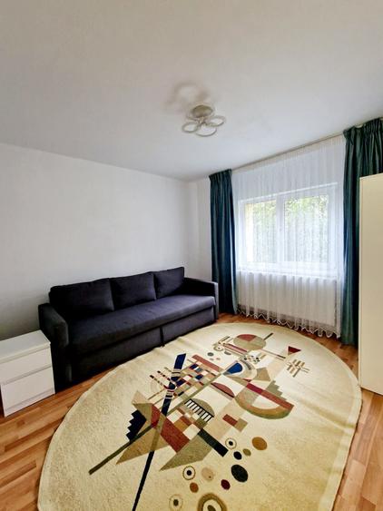 Apartament cu 3 camere decomandat în Drumul Carului