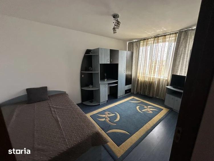 Apartament cu 2 camere decomandat în Calea București