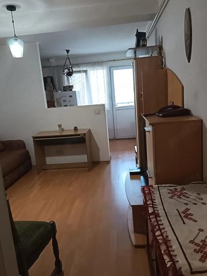 Apartament cu 2 camere decomandat în Nicolina