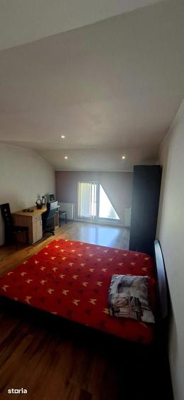 Casă cu 4 camere cu Teren 200 Mp în Central