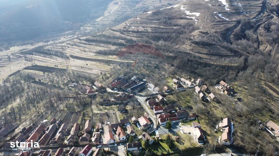 Casa din piatra la poalele Bedeleului Izvoarele, Alba - 11