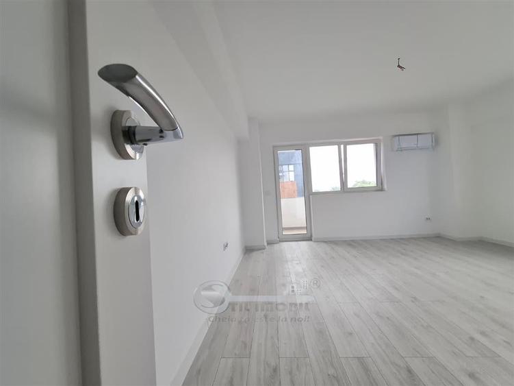 Apartament cu 3 camere decomandat în Galata