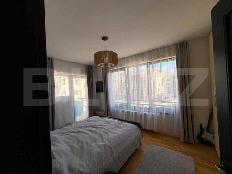 Apartament cu 3 camere semidecomandat, mobilat în Bună Ziua
