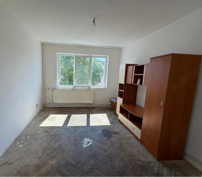 Garsonieră semidecomandată în Central