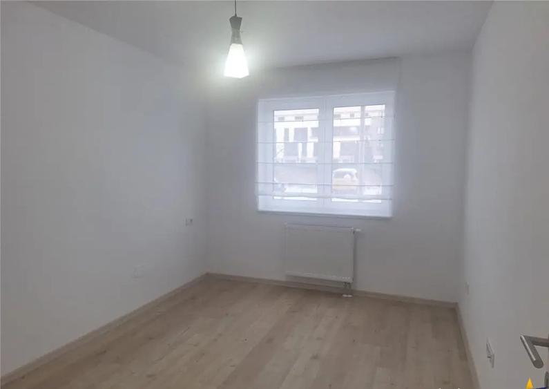 Apartament cu 3 camere decomandat, mobilat în Tractorul