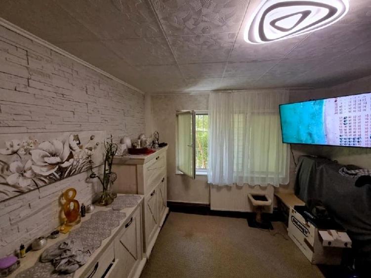 Apartament cu 3 camere semidecomandat, mobilat în Astra