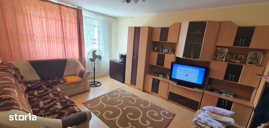 Apartament cu 2 camere decomandat în Drumul Taberei
