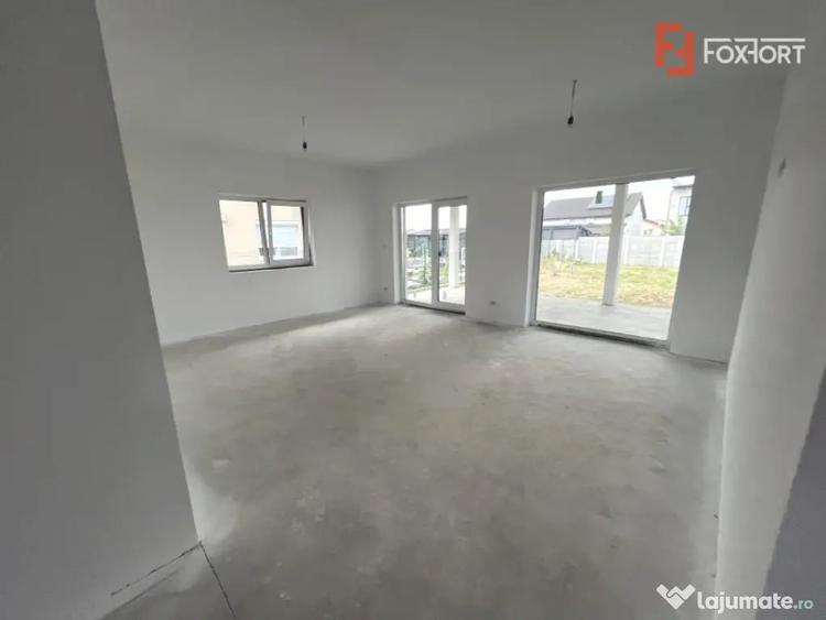 Casă cu 3 camere cu Teren 640 Mp în Moșnița Nouă