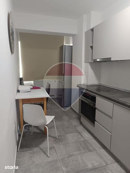 Apartament cu 2 camere semidecomandat în Baza 3