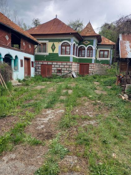Casă cu 4 camere în Central