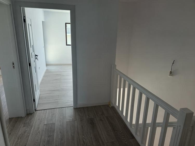 Duplex cu 4 camere cu Canalizare în Valea Lupului