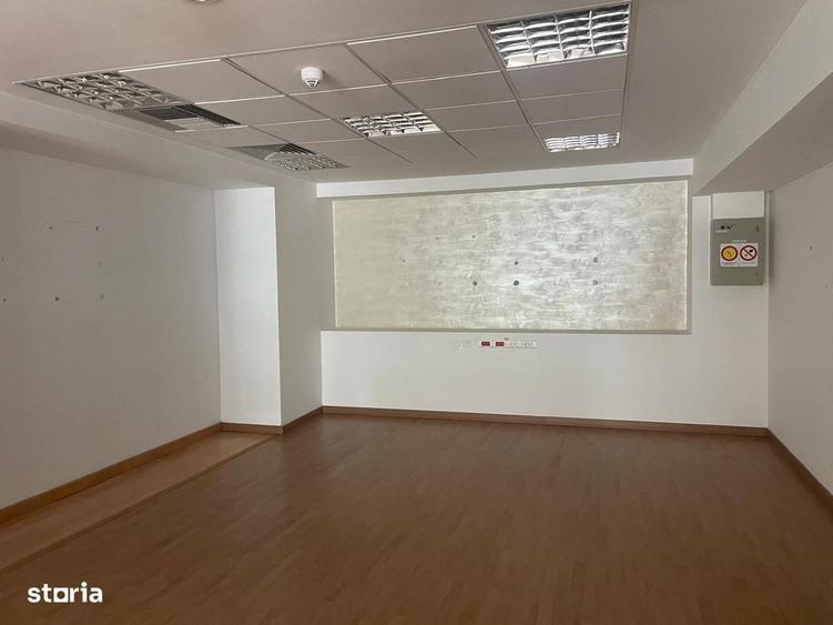 Spațiu comercial, de 440 mp, în Otopeni