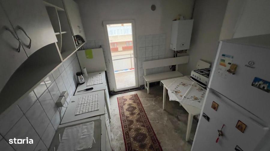 Apartament cu 2 camere decomandat în Petros
