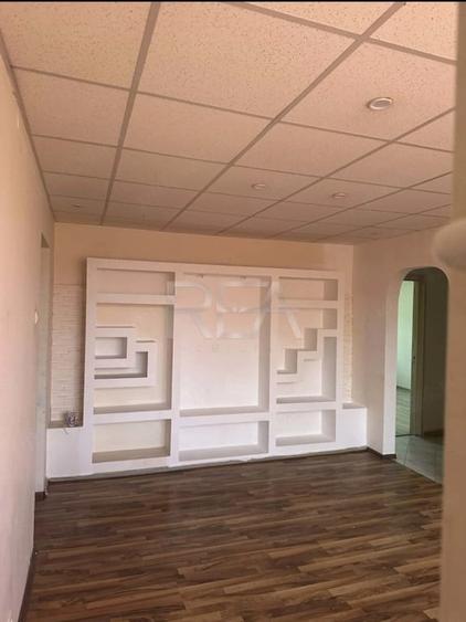 Apartament cu 3 camere semidecomandat în Giurgiului