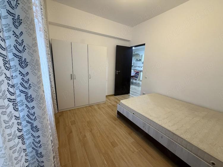 Apartament cu 3 camere semidecomandat în Rahova