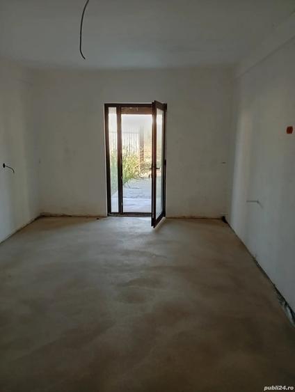 Casă cu 5 camere în Șendreni