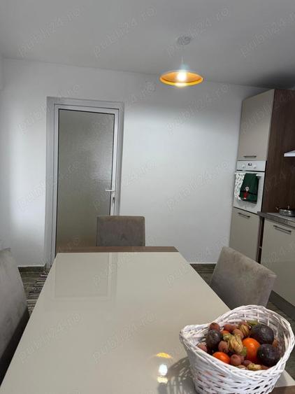 Casă cu 5 camere cu Teren 3885 Mp în Izgar