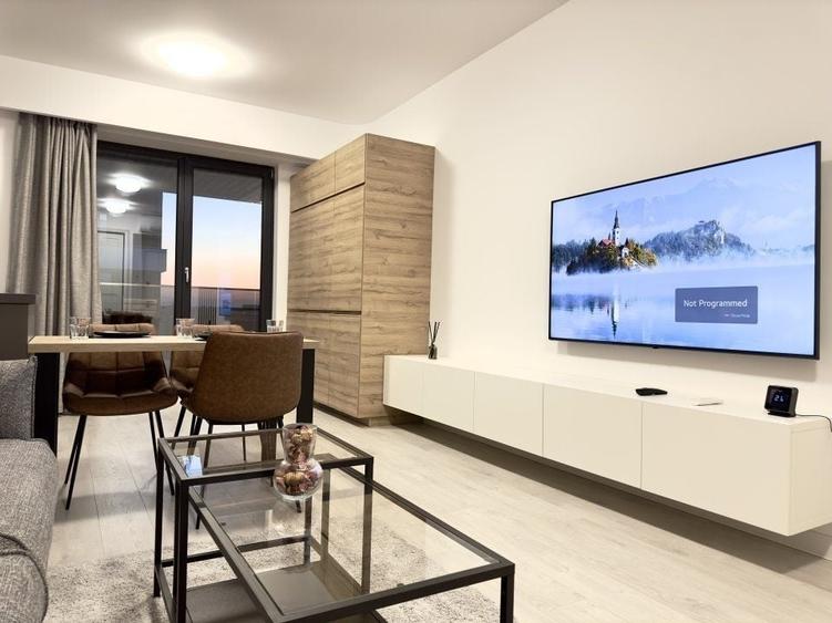 Apartament cu 2 camere semidecomandat, mobilat în Politehnica