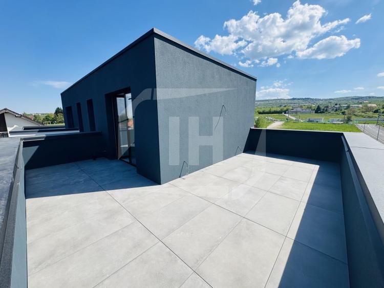 Duplex cu 4 camere cu Canalizare în Bună Ziua